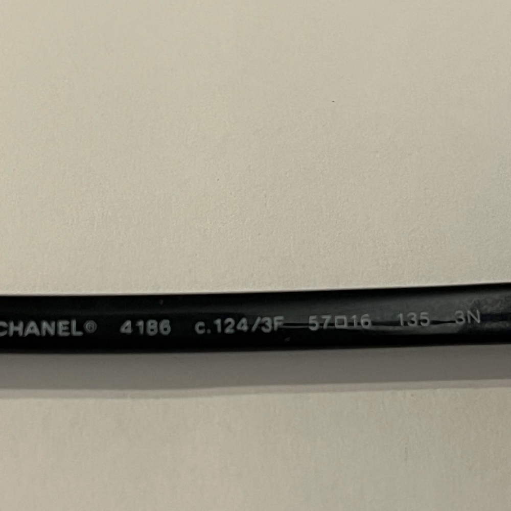 CHANEL - Picture 5 of 5